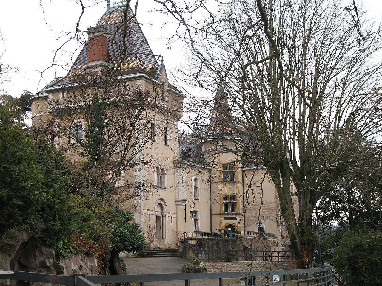 Château de Rochetaillée-sur-Saone